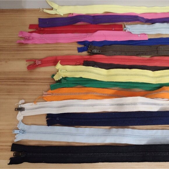 Vtg Lot Of 20 Multi Colored Metal Plastic Zippers Different Lengths Talon YKK - Picture 2 of 6